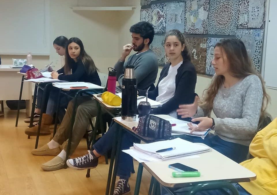 ¿Es posible vivir como se piensa? ¿Cuál es el fin de la política?